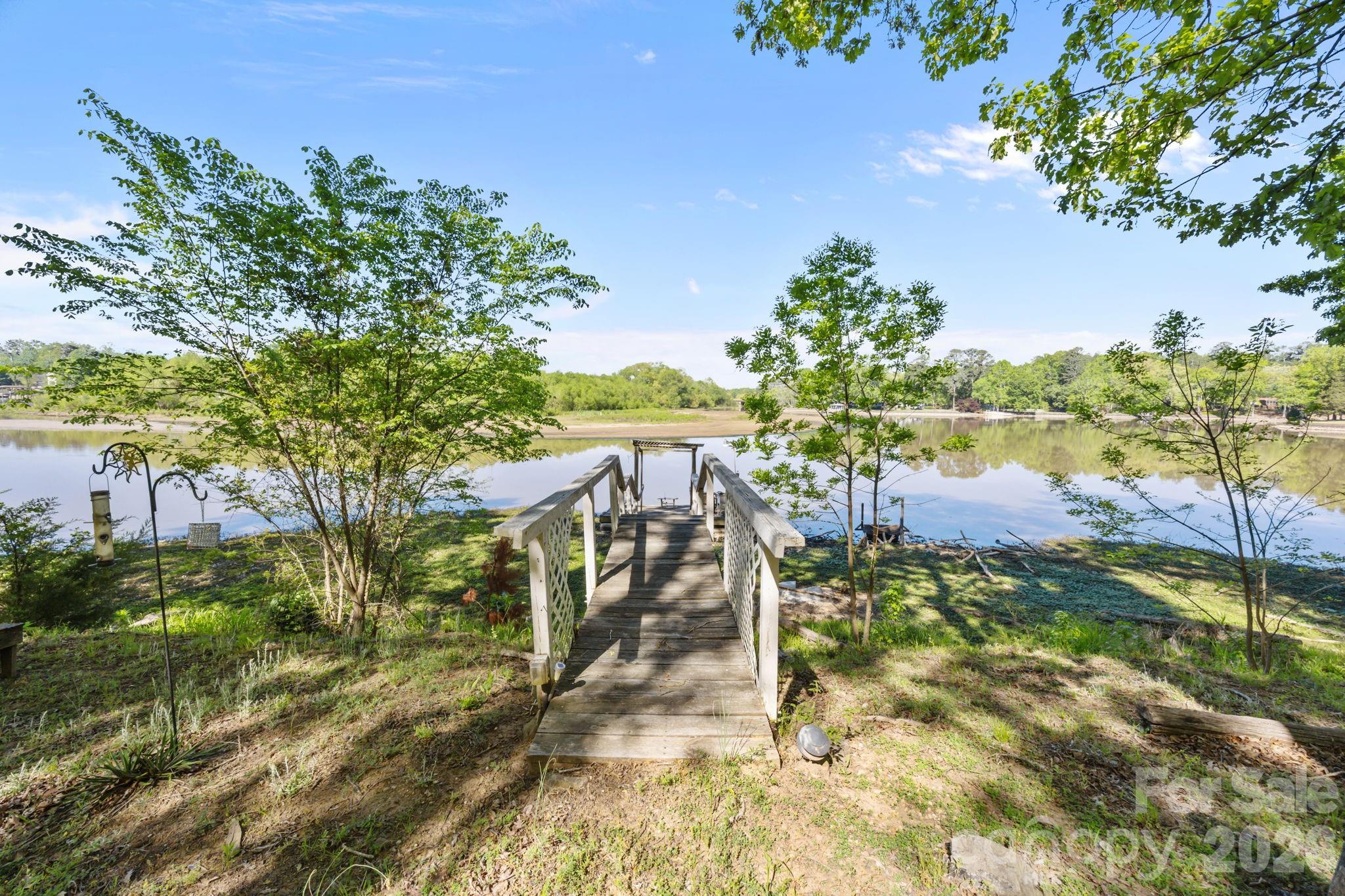 405 Carroll Cv, Lake Wylie, SC 29710