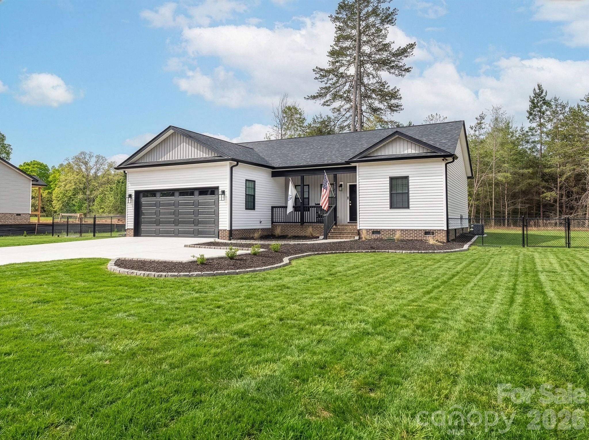 2462 Shoal Rd, Crouse, NC 28033