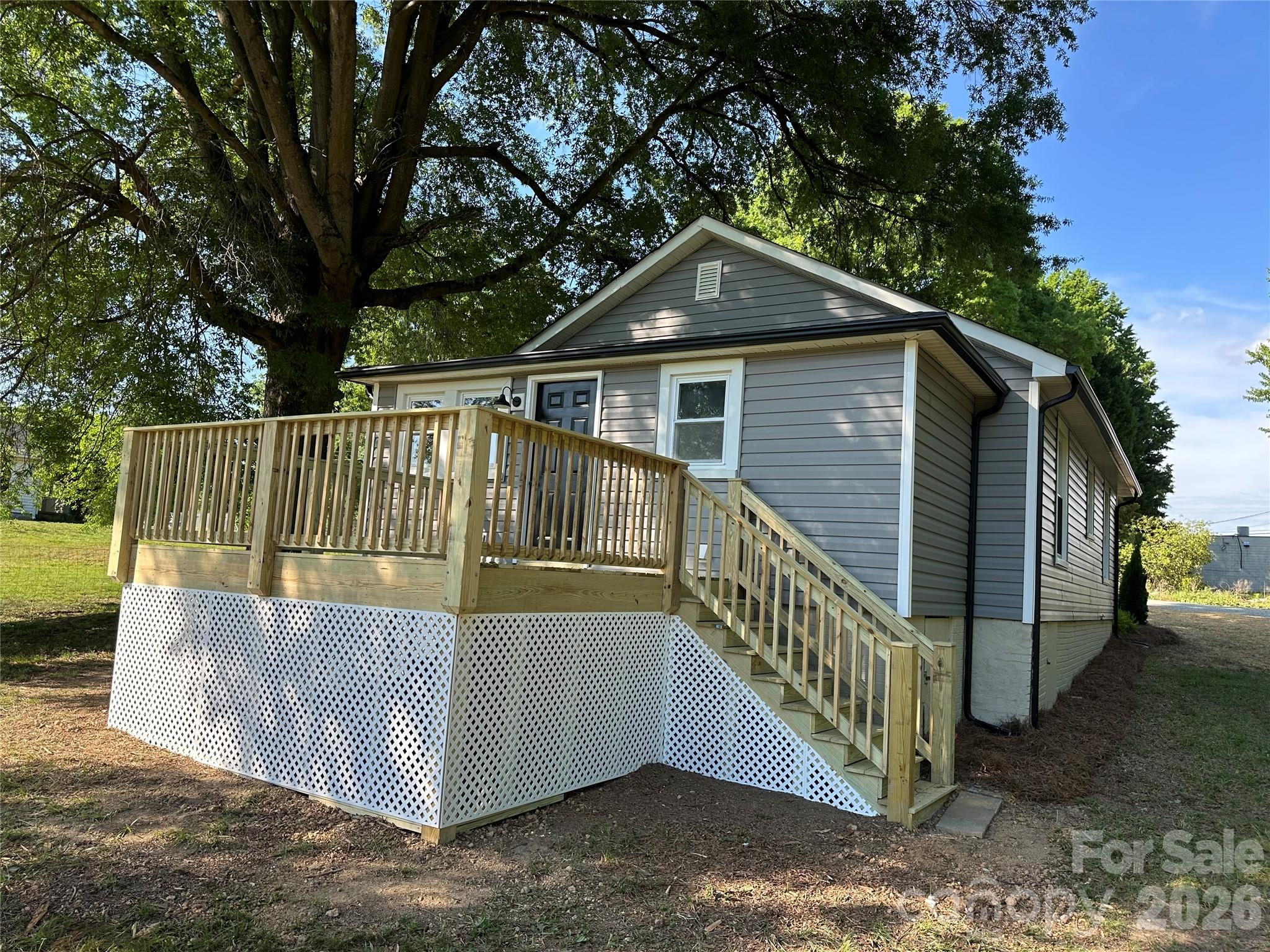 919 Orangewood St, Kannapolis, NC 28081