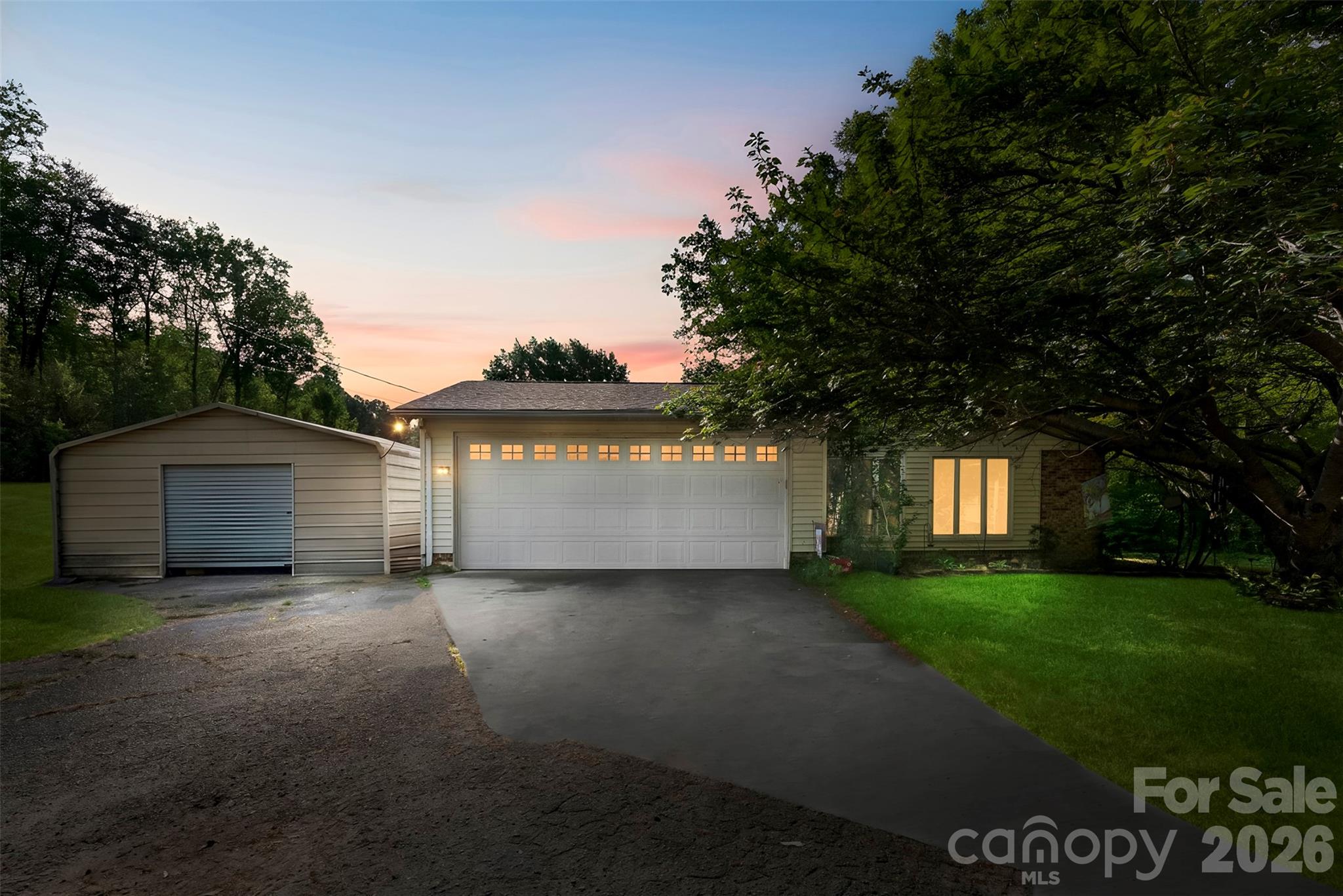 823 Carson Rd, Gastonia, NC 28052
