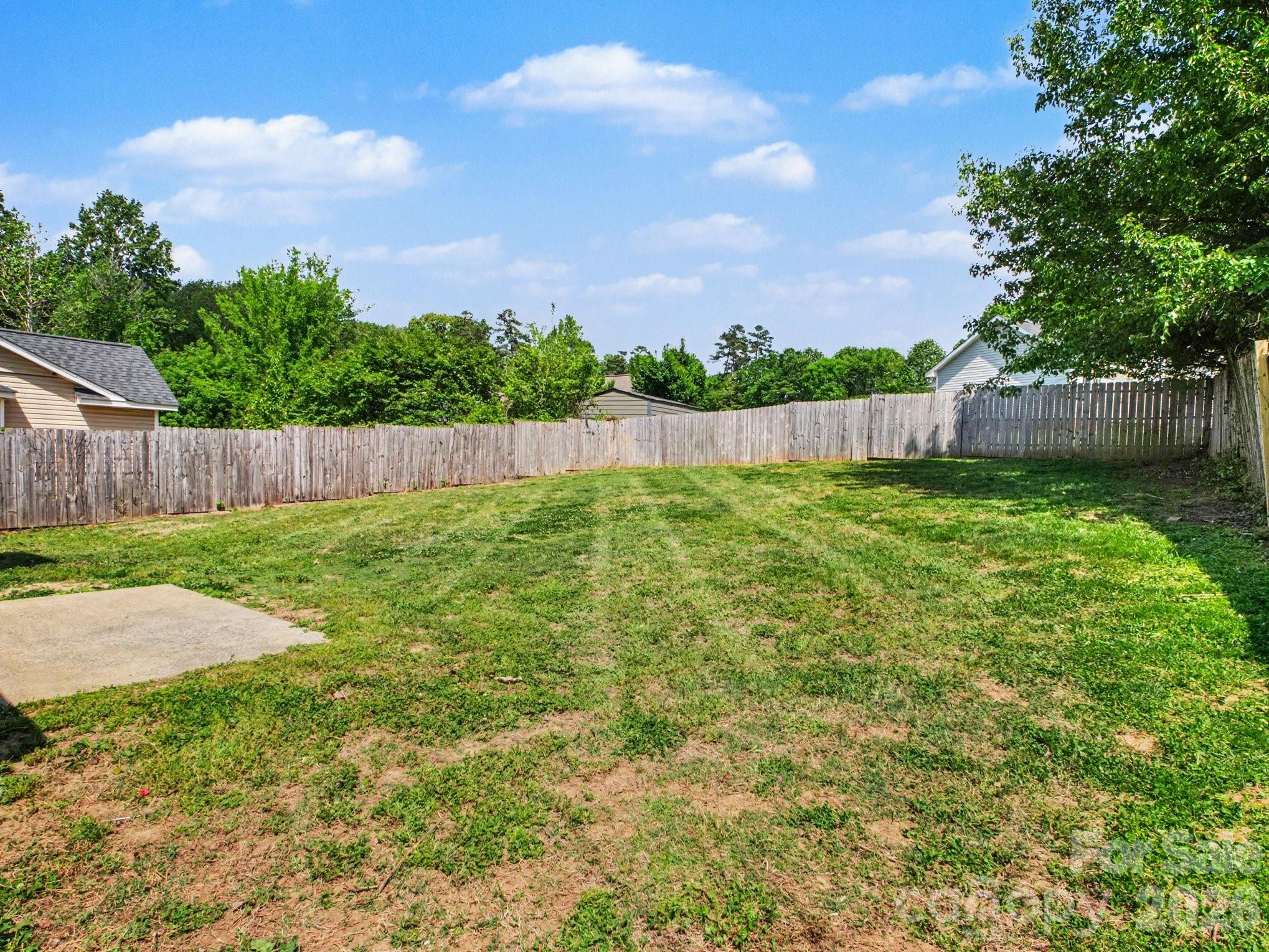 3744 Capps Hill Dr, Charlotte, NC 28216