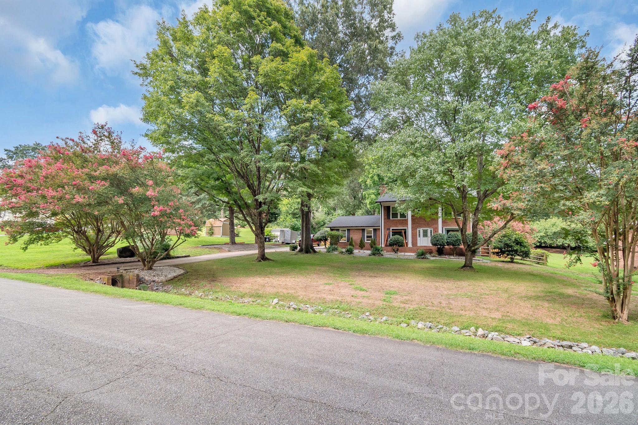 6070 Ferncliff Dr, Concord, NC 28027