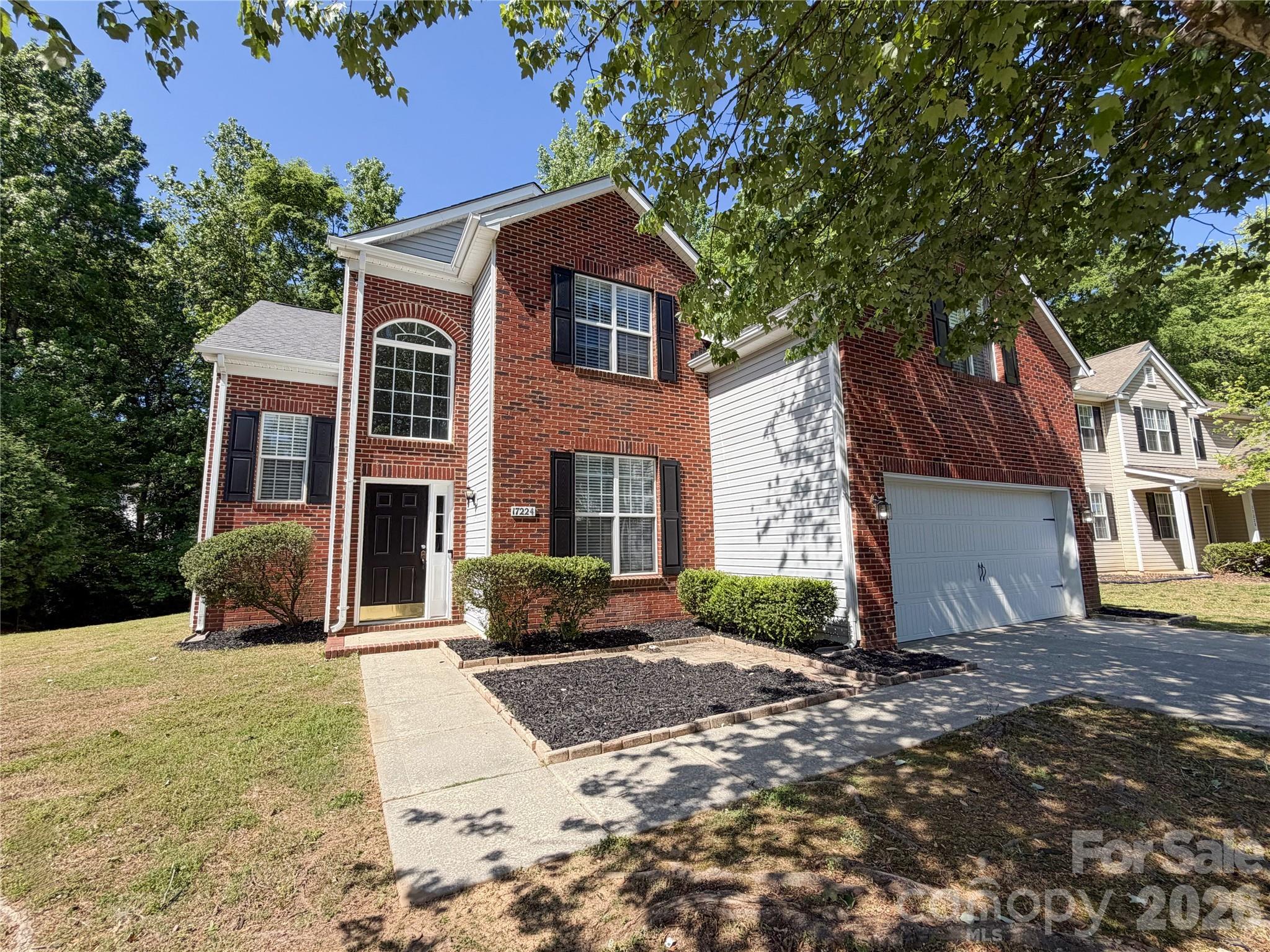 17224 Cambridge Woods Ct, Charlotte, NC 28277