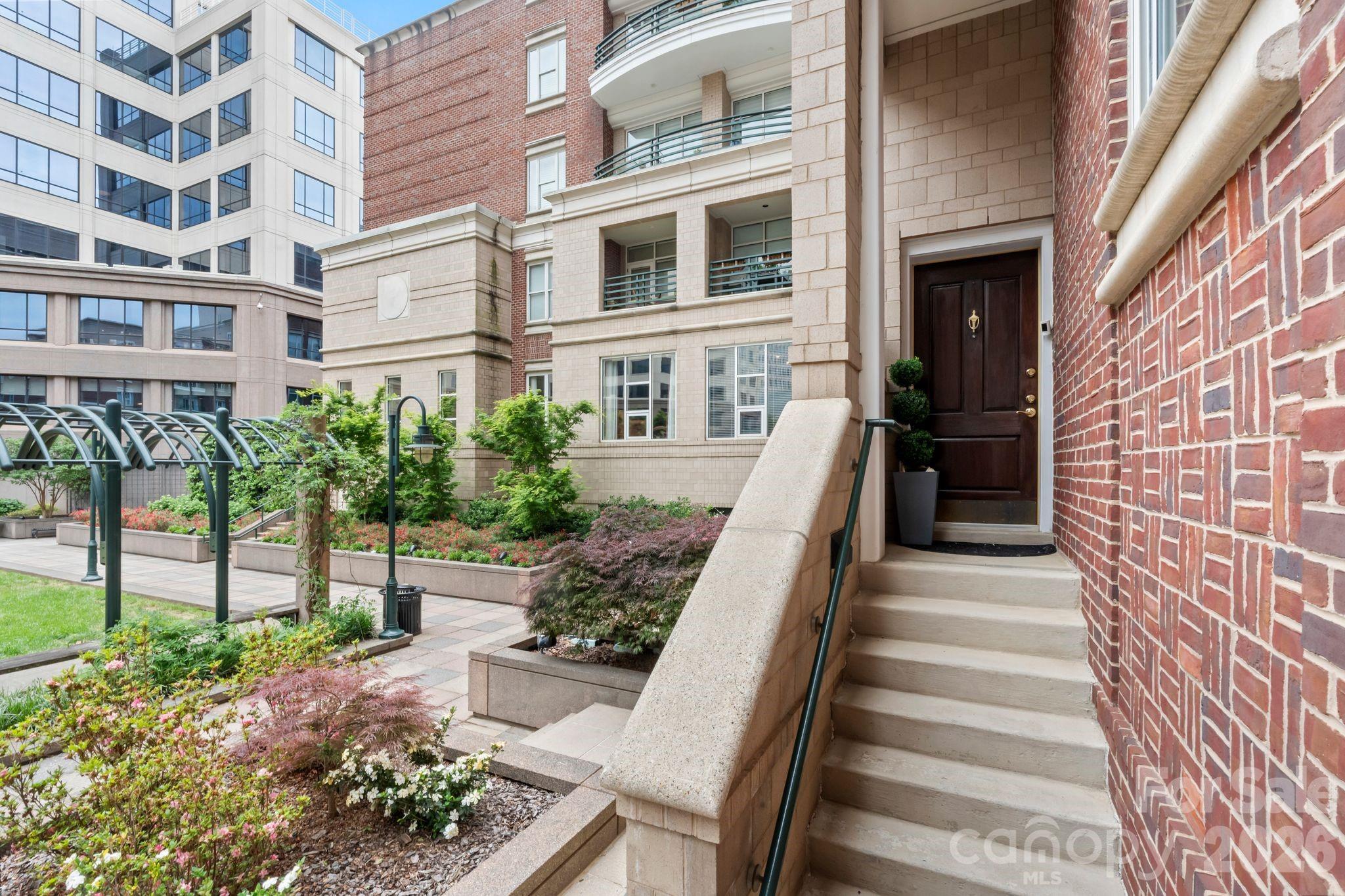 400 N Church St #213, Charlotte, NC 28202