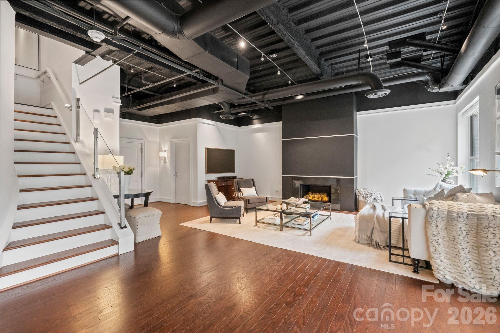 400 N Church St #213, Charlotte, NC 28202