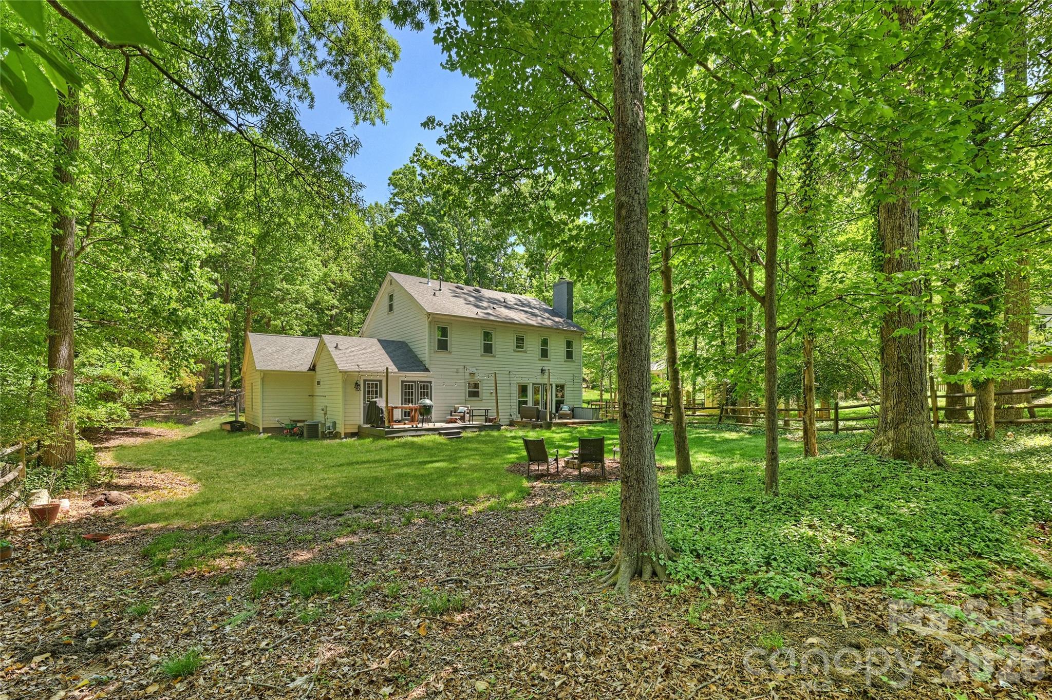 5525 Lancelot Dr, Charlotte, NC 28270