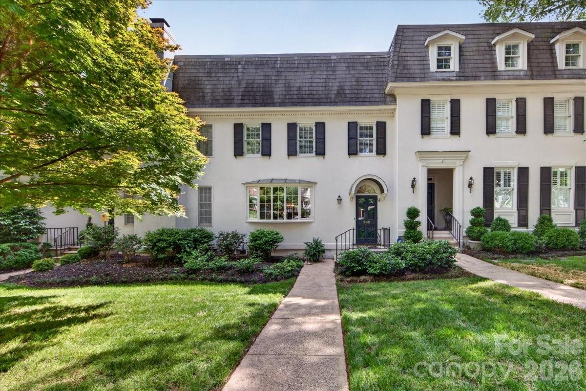 202 Perrin Pl, Charlotte, NC 28207