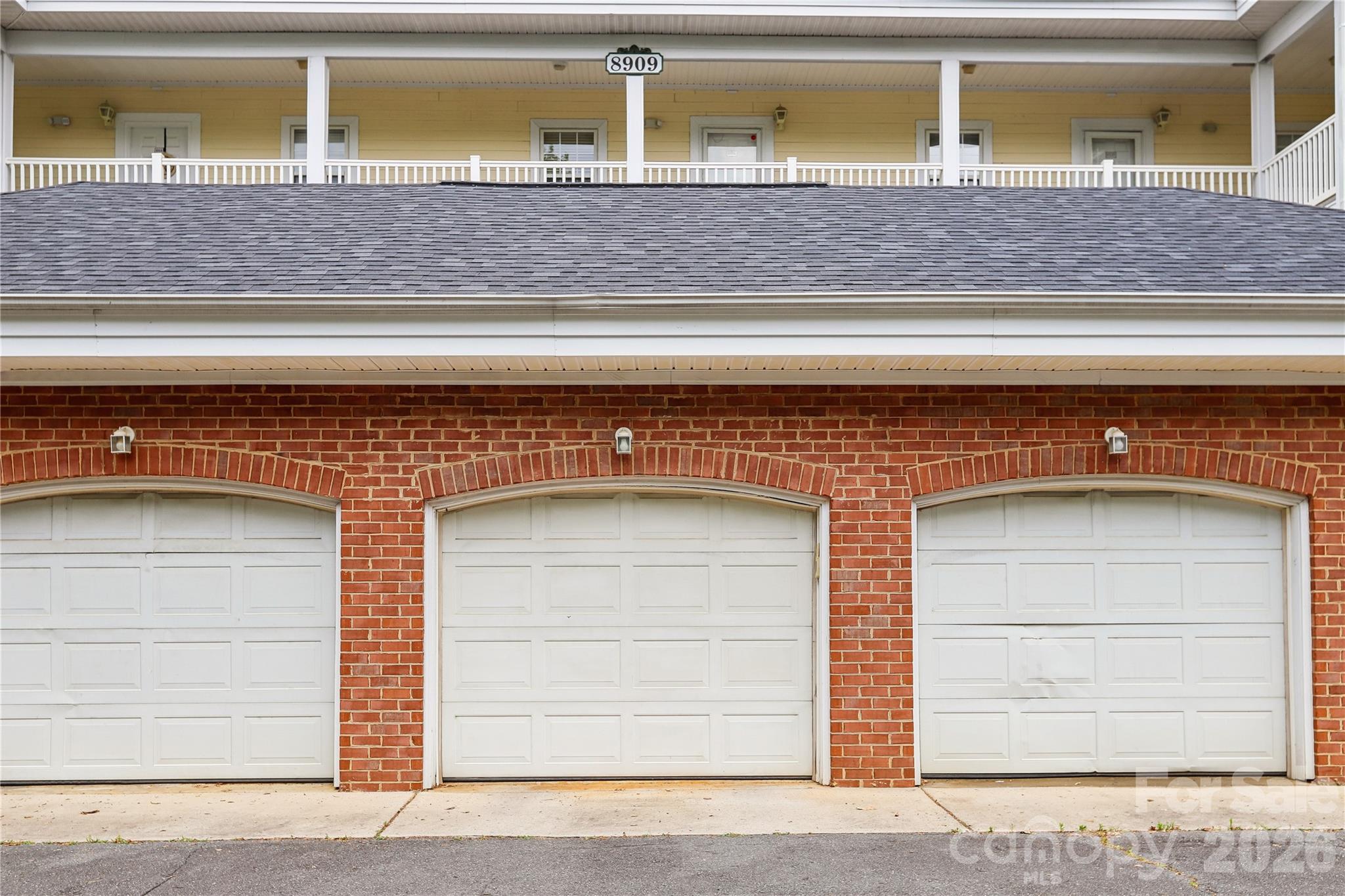8923 Meadow Vista Rd, Charlotte, NC 28213
