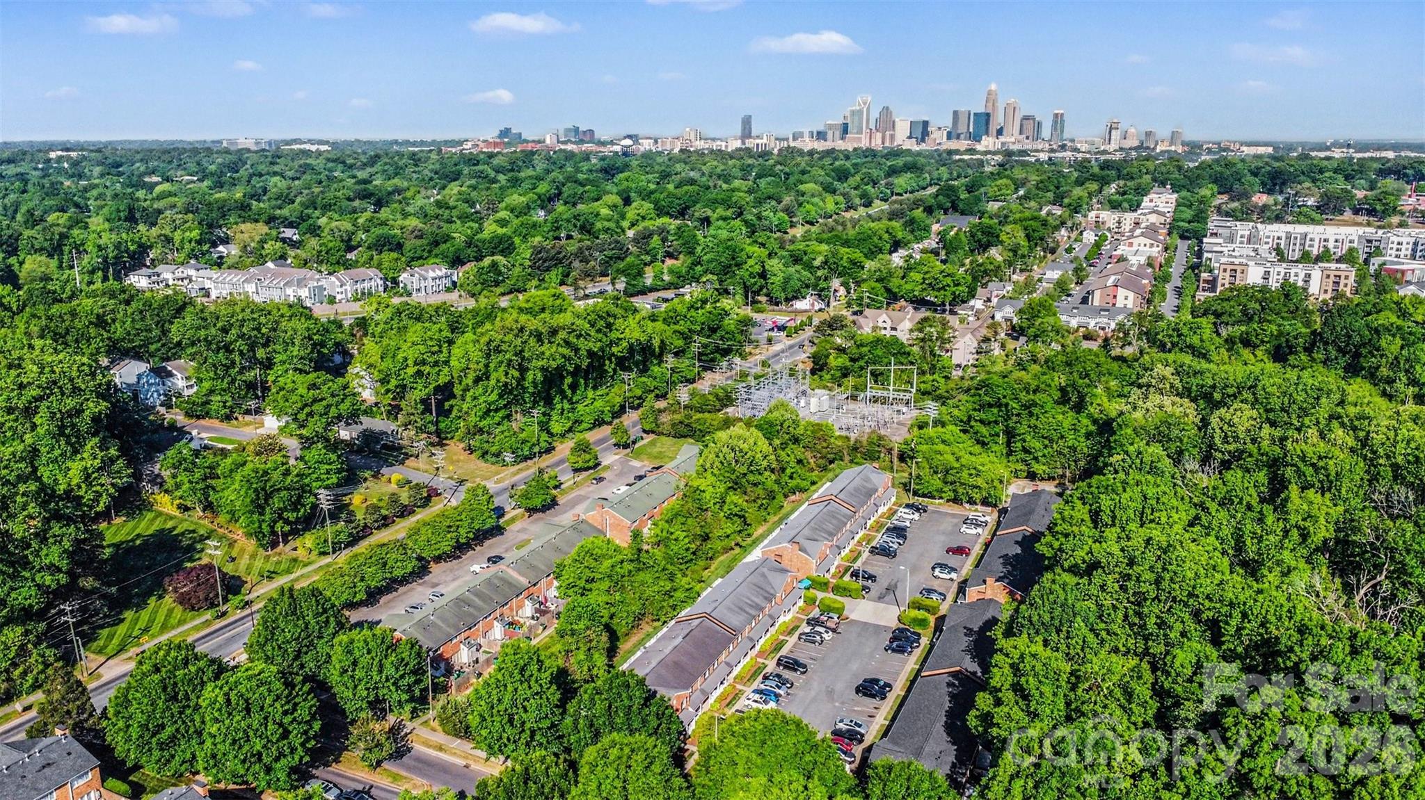 1201 Green Oaks Ln, Charlotte, NC 28205