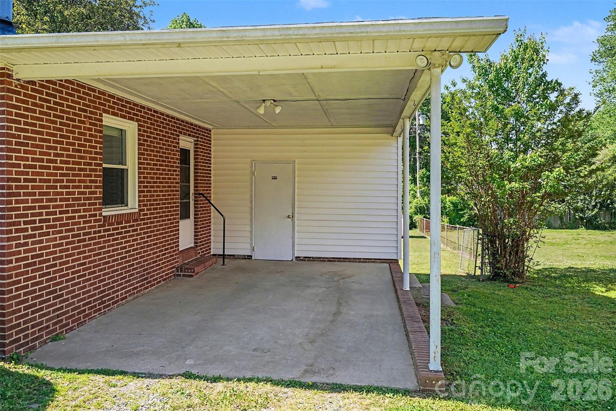 428 Frank Dr, Charlotte, NC 28215
