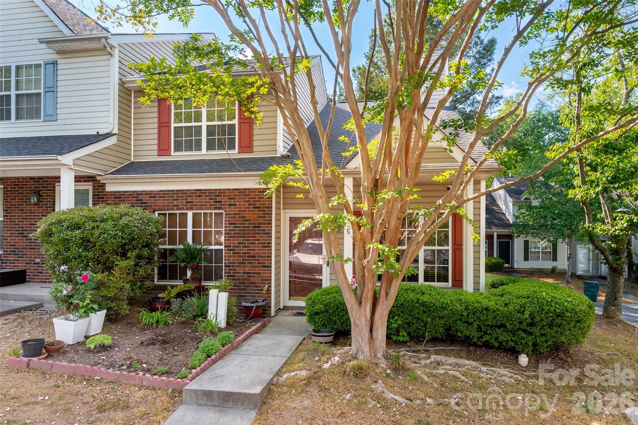 735 Mountainwater Dr, Charlotte, NC 28262