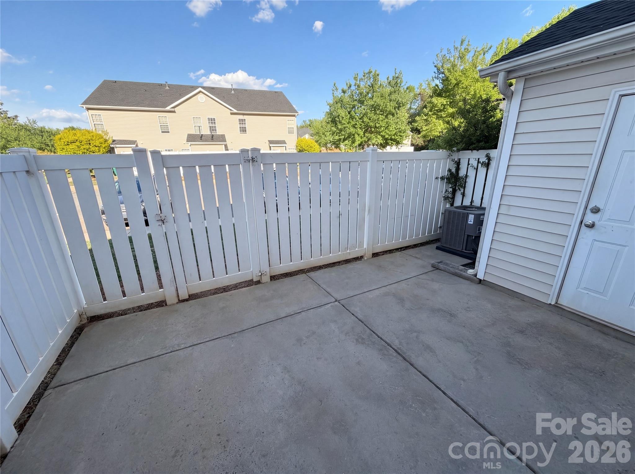 9510 Littleleaf Dr, Charlotte, NC 28215