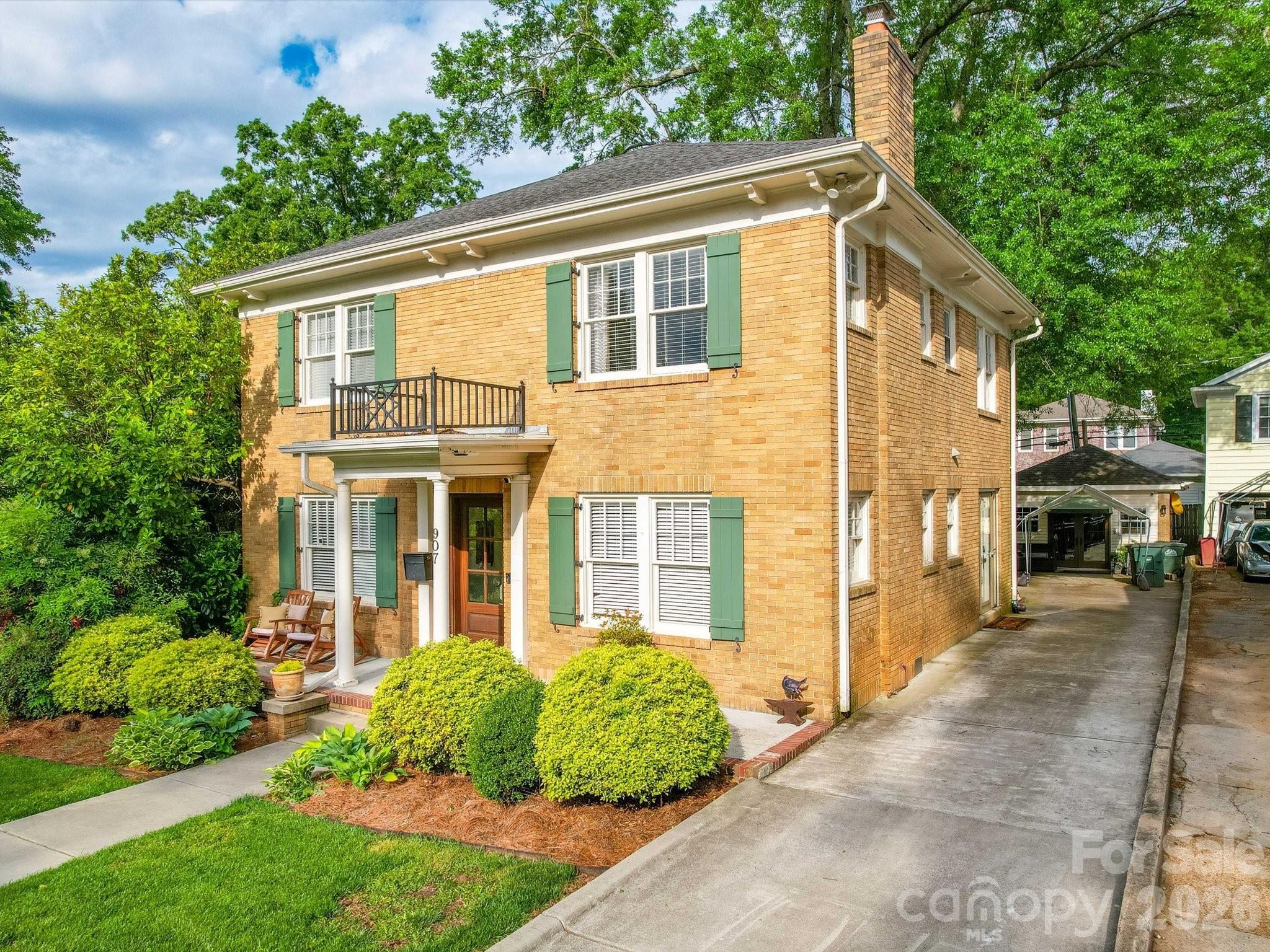 907 Edgewood Cir, Gastonia, NC 28052