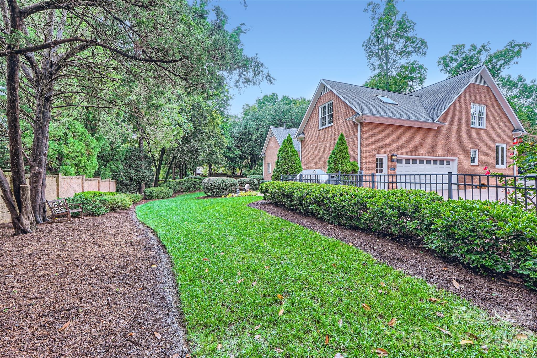 2560 Morrocroft Ln, Charlotte, NC 28211