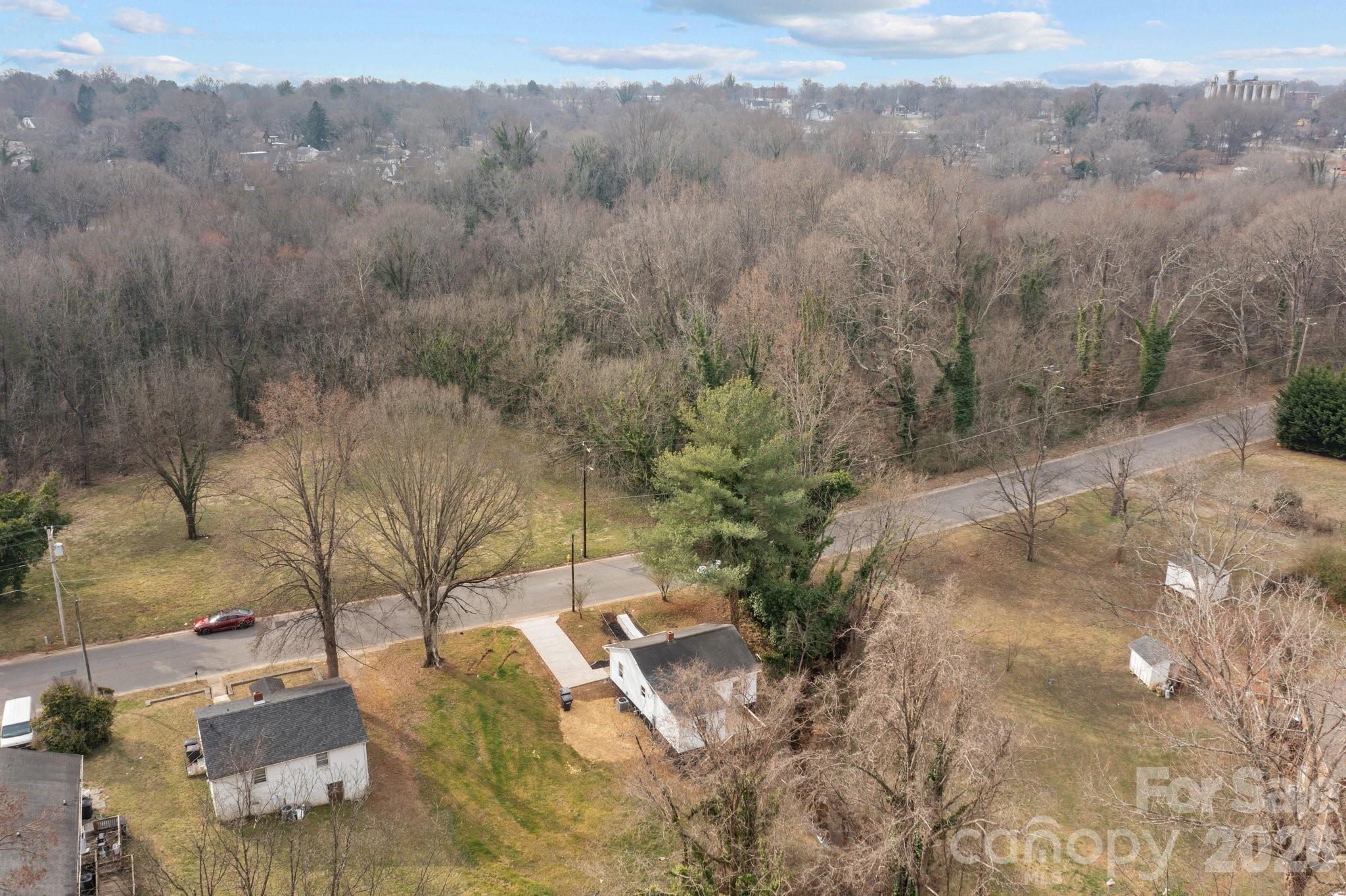 621 E Sharpe St E, Statesville, NC 28677
