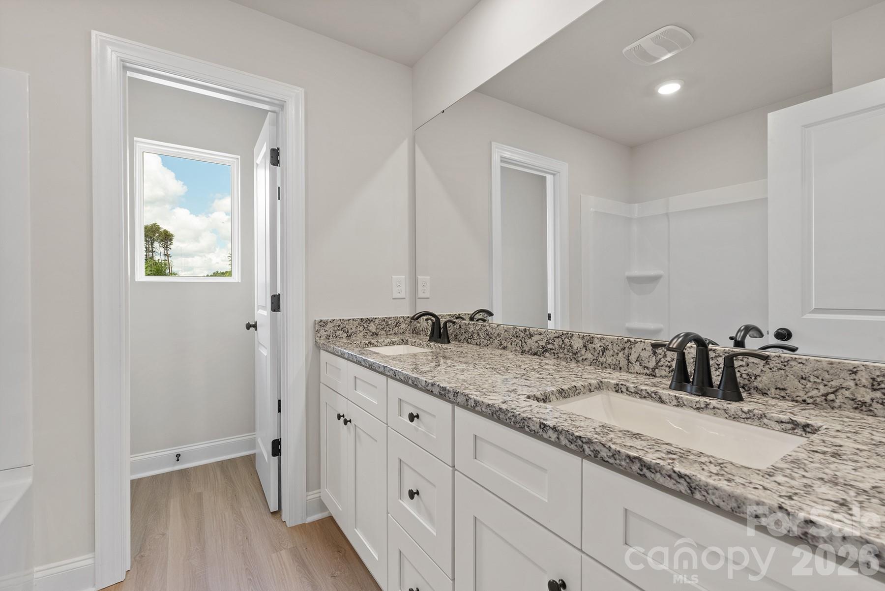 6602 Fairford Dr, Charlotte, NC 28215