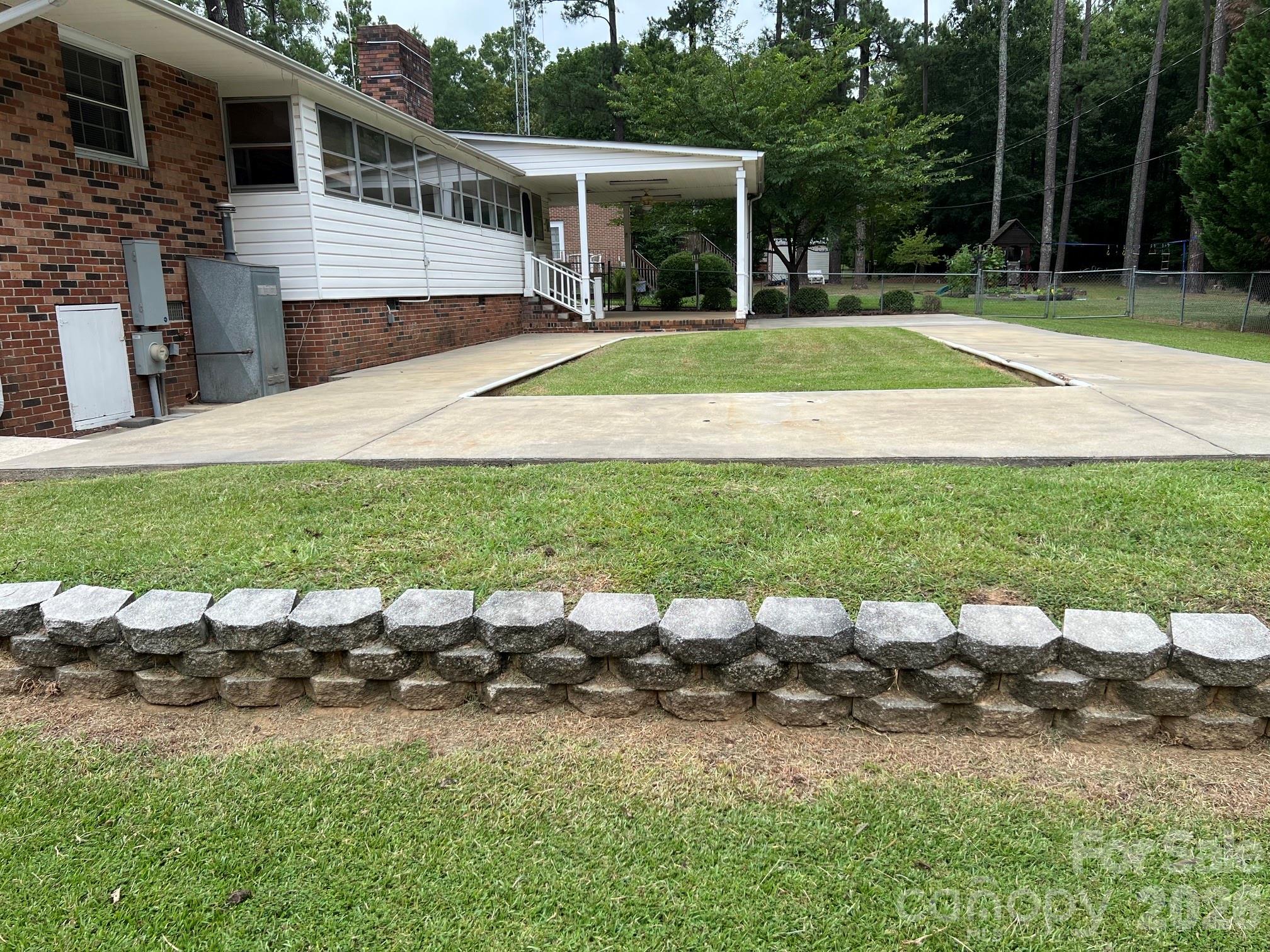 620 Mcdowell Dr, Chester, SC 29706
