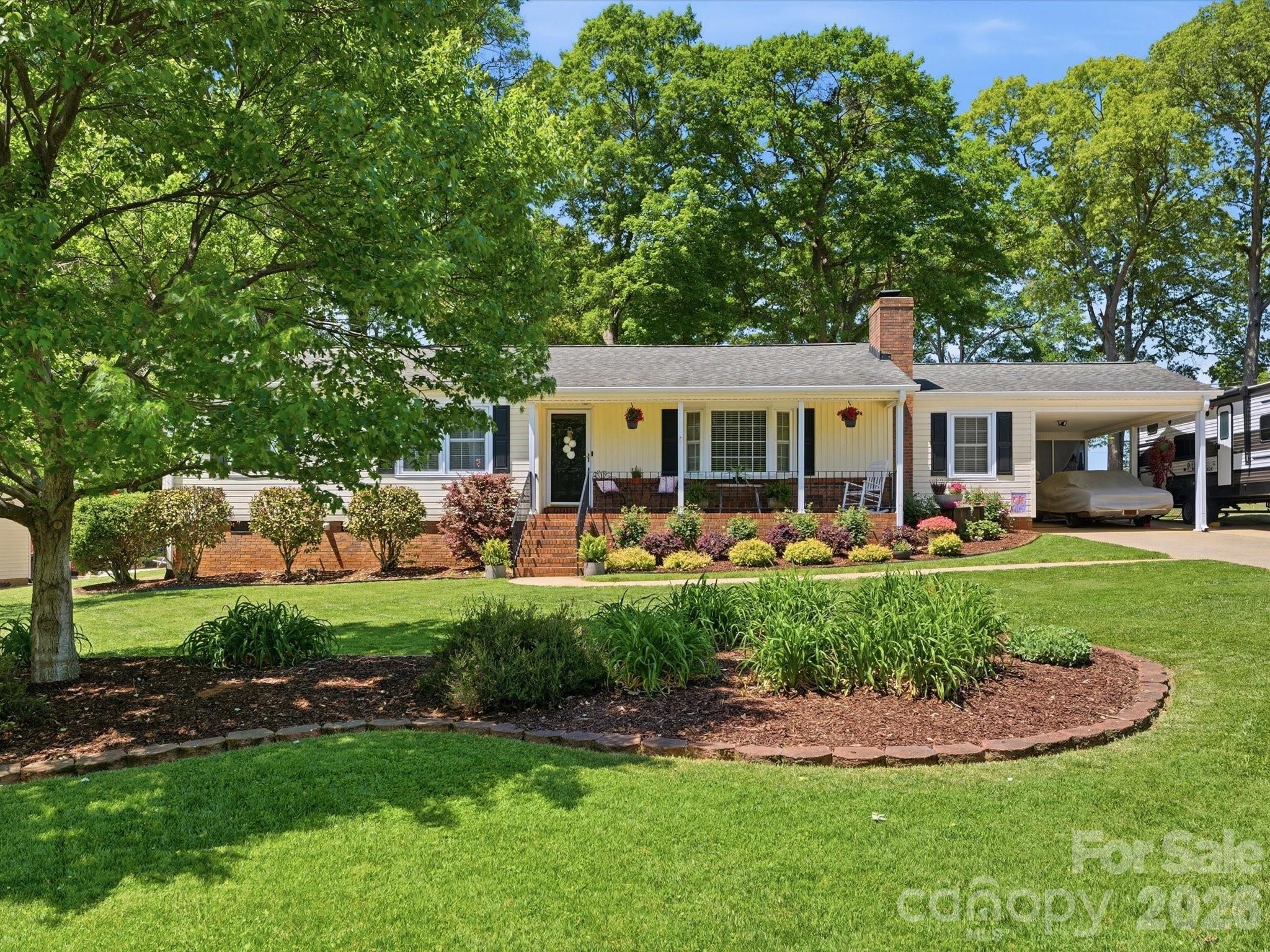 217 Hughey Dr, Gastonia, NC 28056