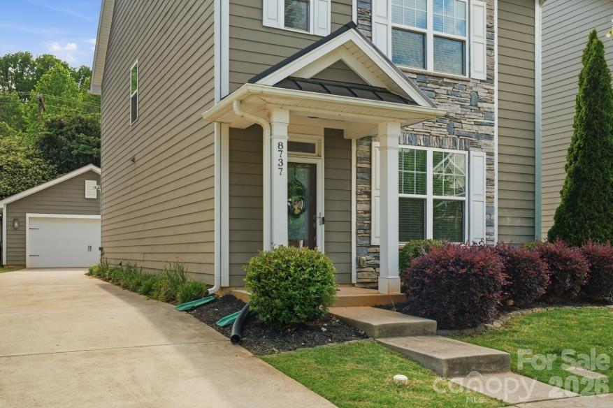 8737 Aspinwall Dr, Charlotte, NC 28216