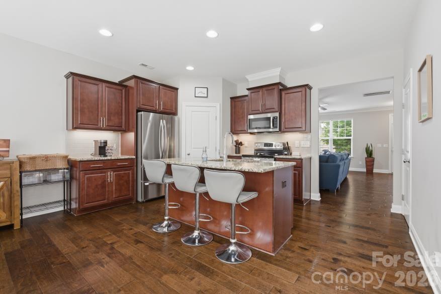 8737 Aspinwall Dr, Charlotte, NC 28216
