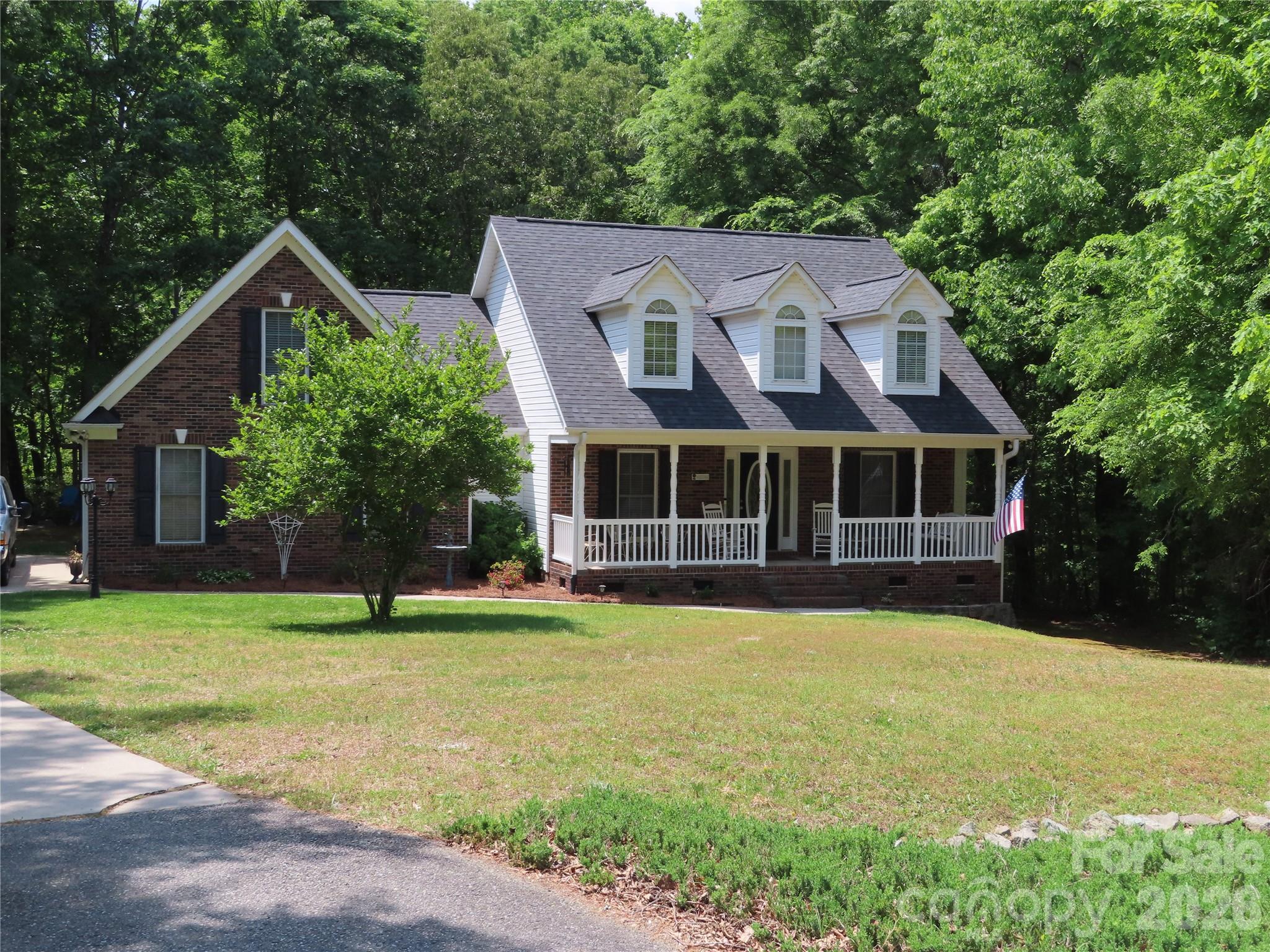 300 Tradewinds Ln, York, SC 29745