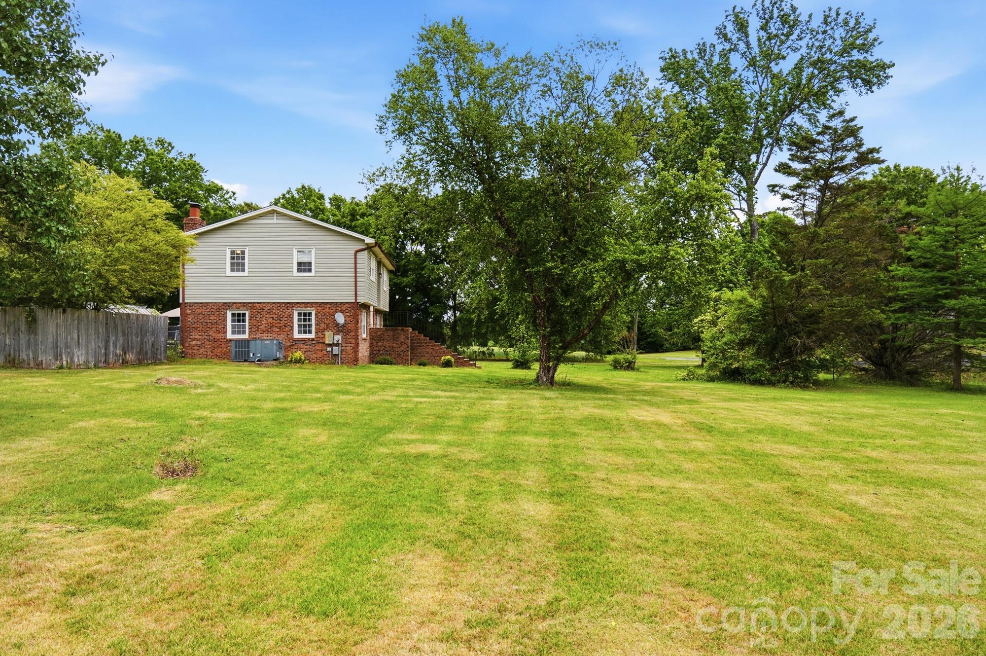 908 Forest Dr, Marshville, NC 28103
