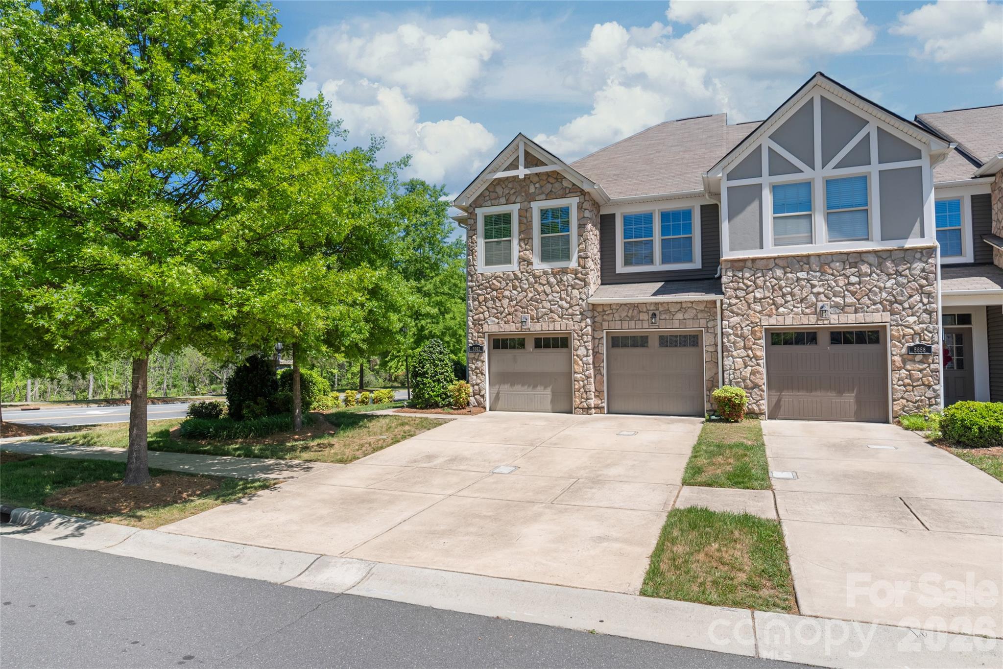5662 Stonewells Dr, Charlotte, NC 28278