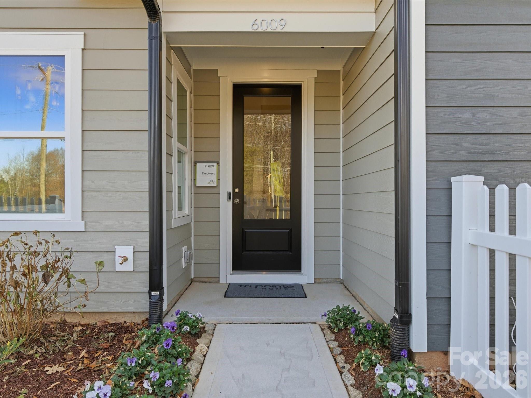 8418 Discovery Ln, Charlotte, NC 28216