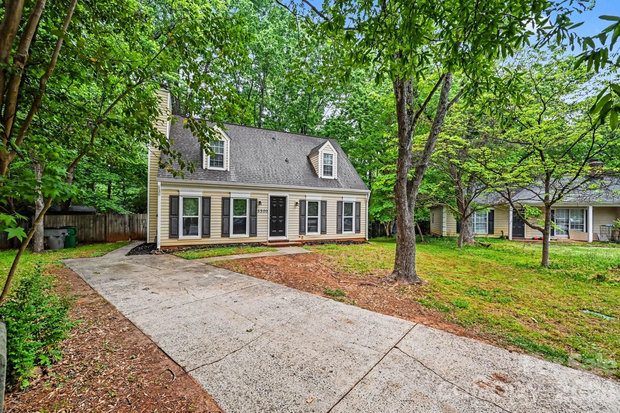 8800 Royal Scot Ln, Charlotte, NC 28227