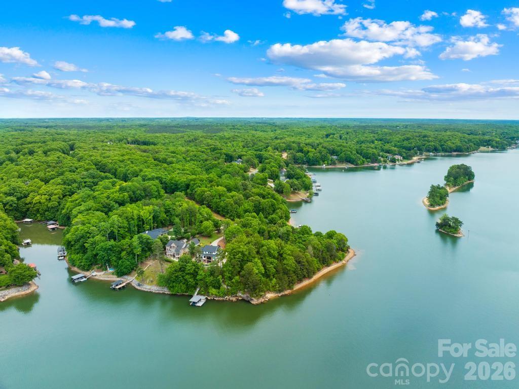 265 S Harbor Watch Dr, Statesville, NC 28677