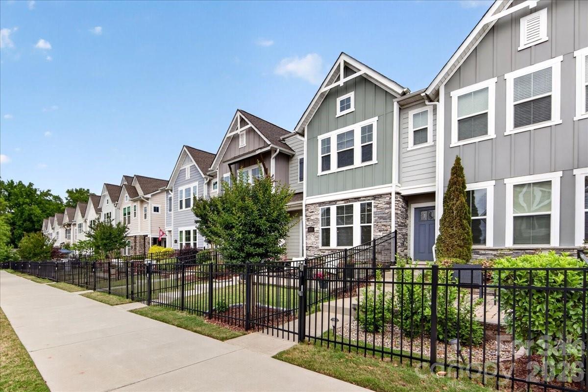 2510 Lydia Ave, Charlotte, NC 28205