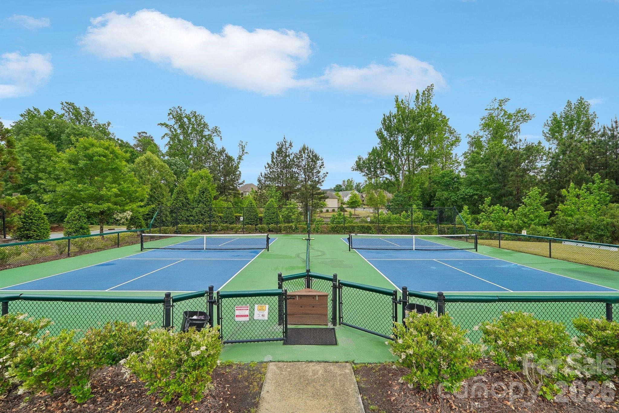 14503 Crest Ct, Charlotte, NC 28278