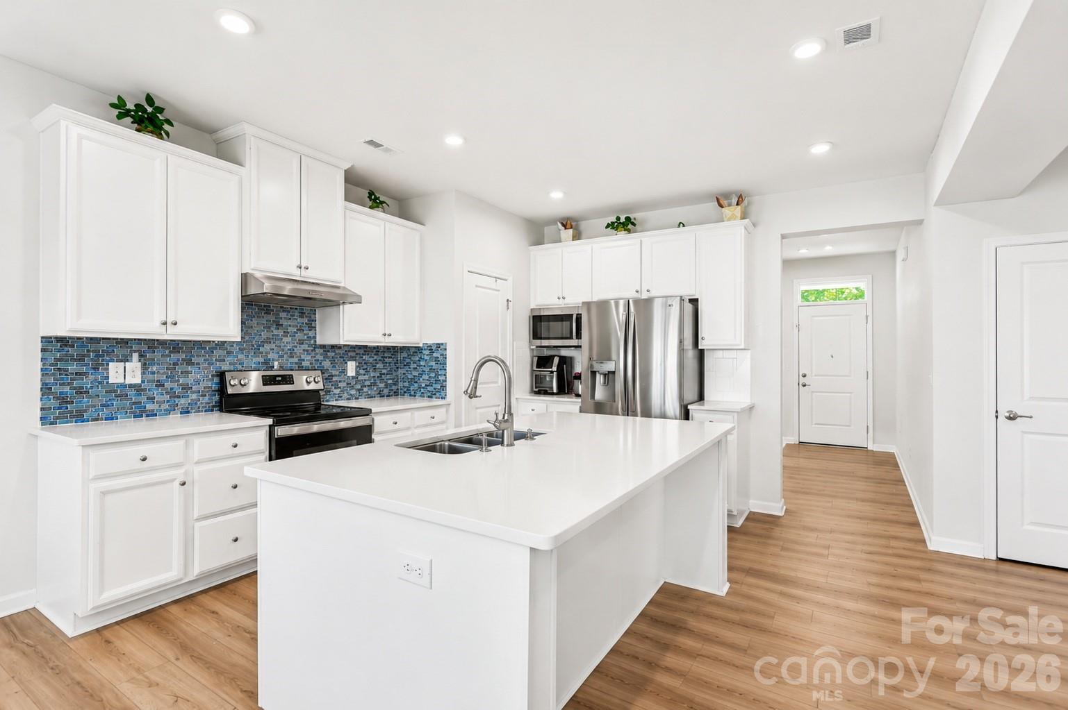 3243 Streamside Dr, Davidson, NC 28036