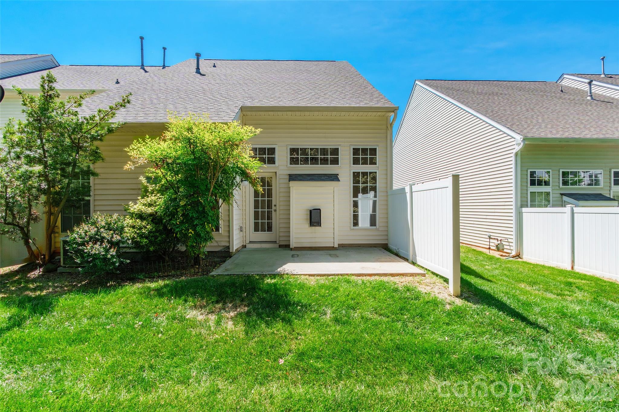 130 Autumn Falls Dr, Lake Wylie, SC 29710