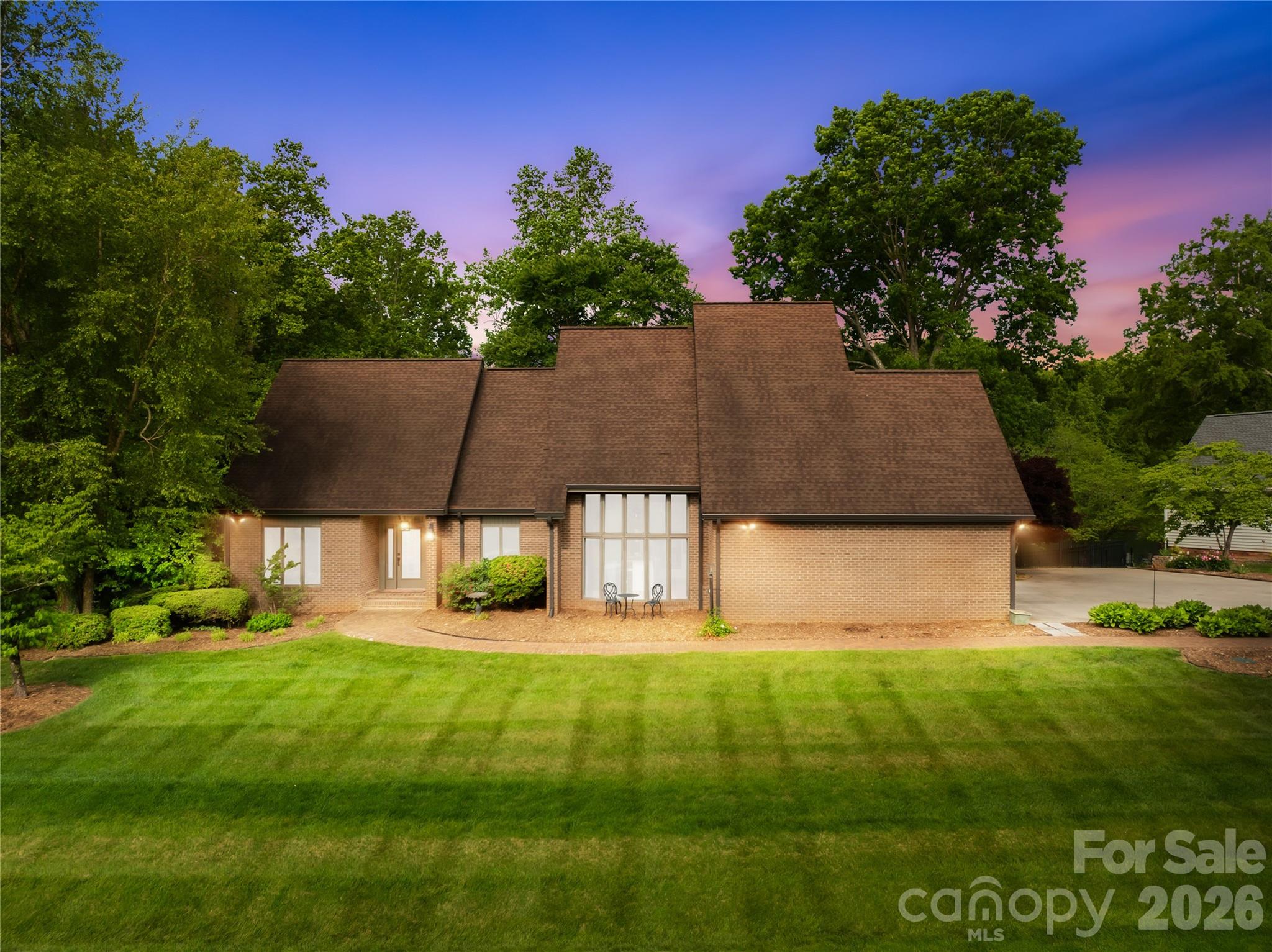 536 Innisbrook Dr, Statesville, NC 28625