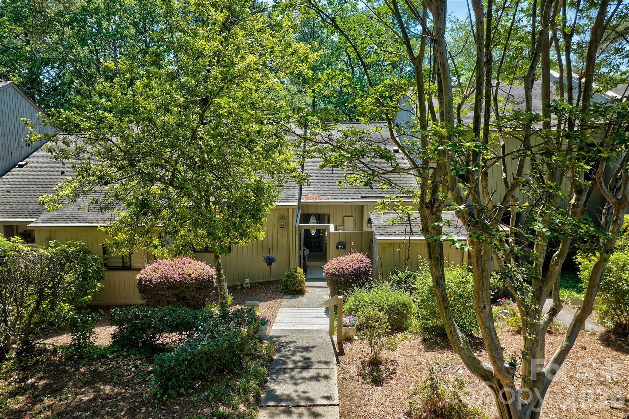 114 Pine Grove Cir, Lake Wylie, SC 29710