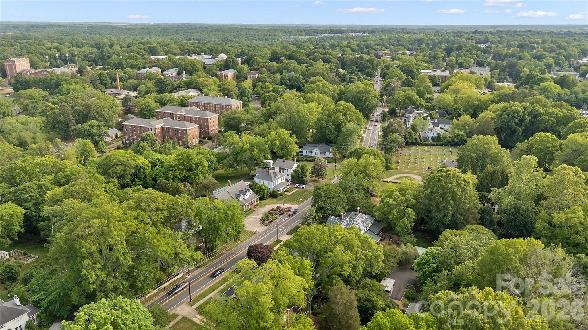 602 N Main St, Davidson, NC 28036