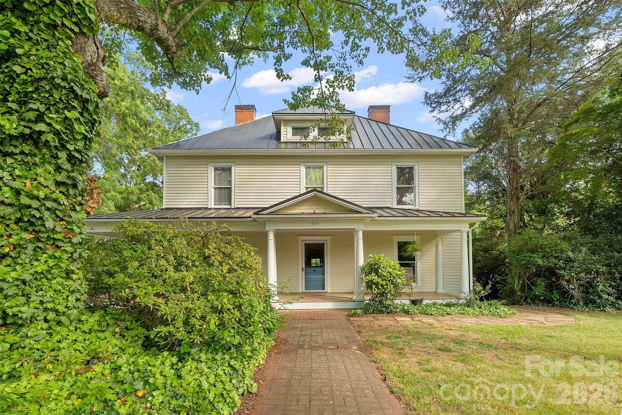 602 N Main St, Davidson, NC 28036