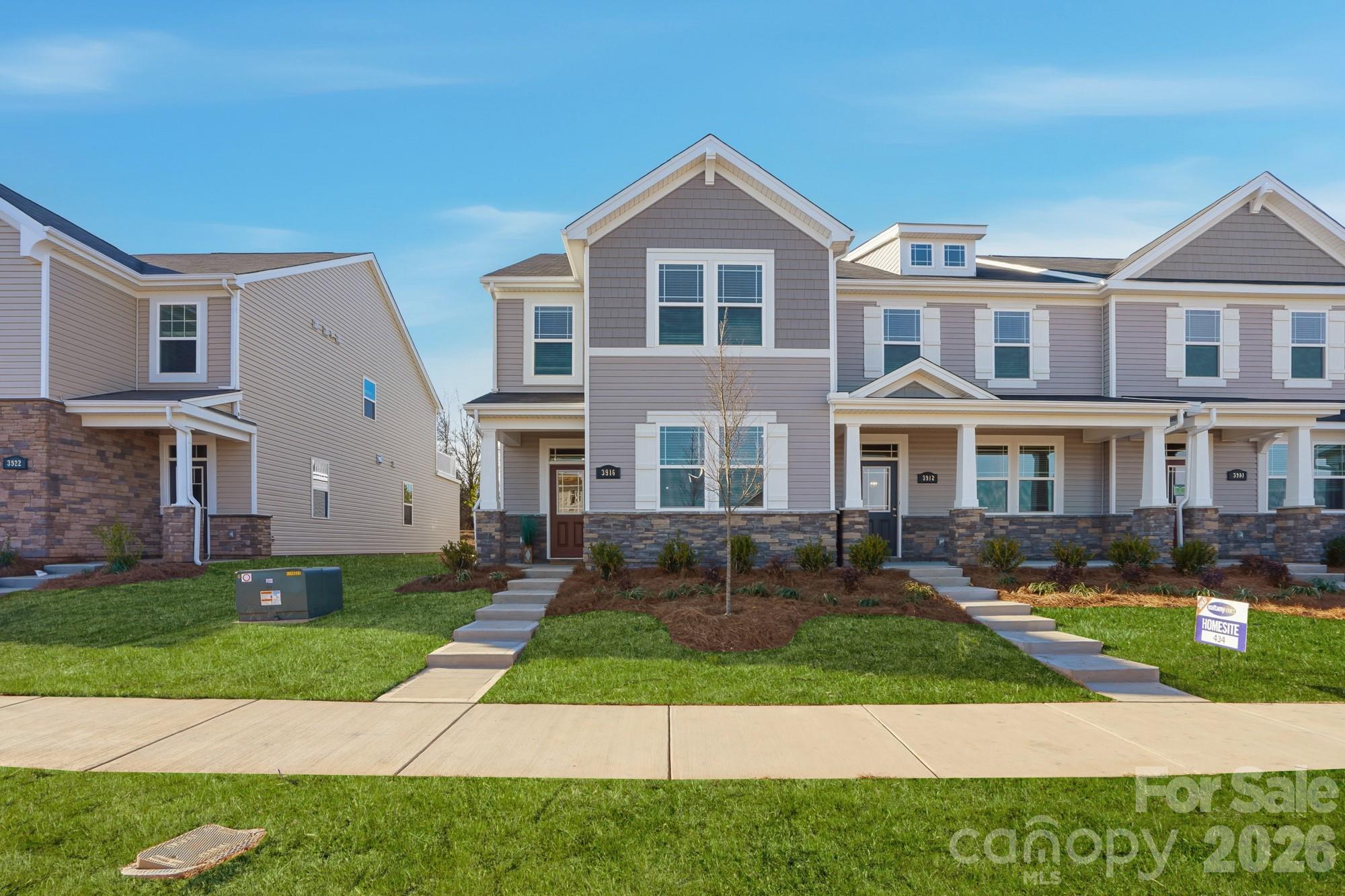 3800 Cheyney Park Dr, Charlotte, NC 28269