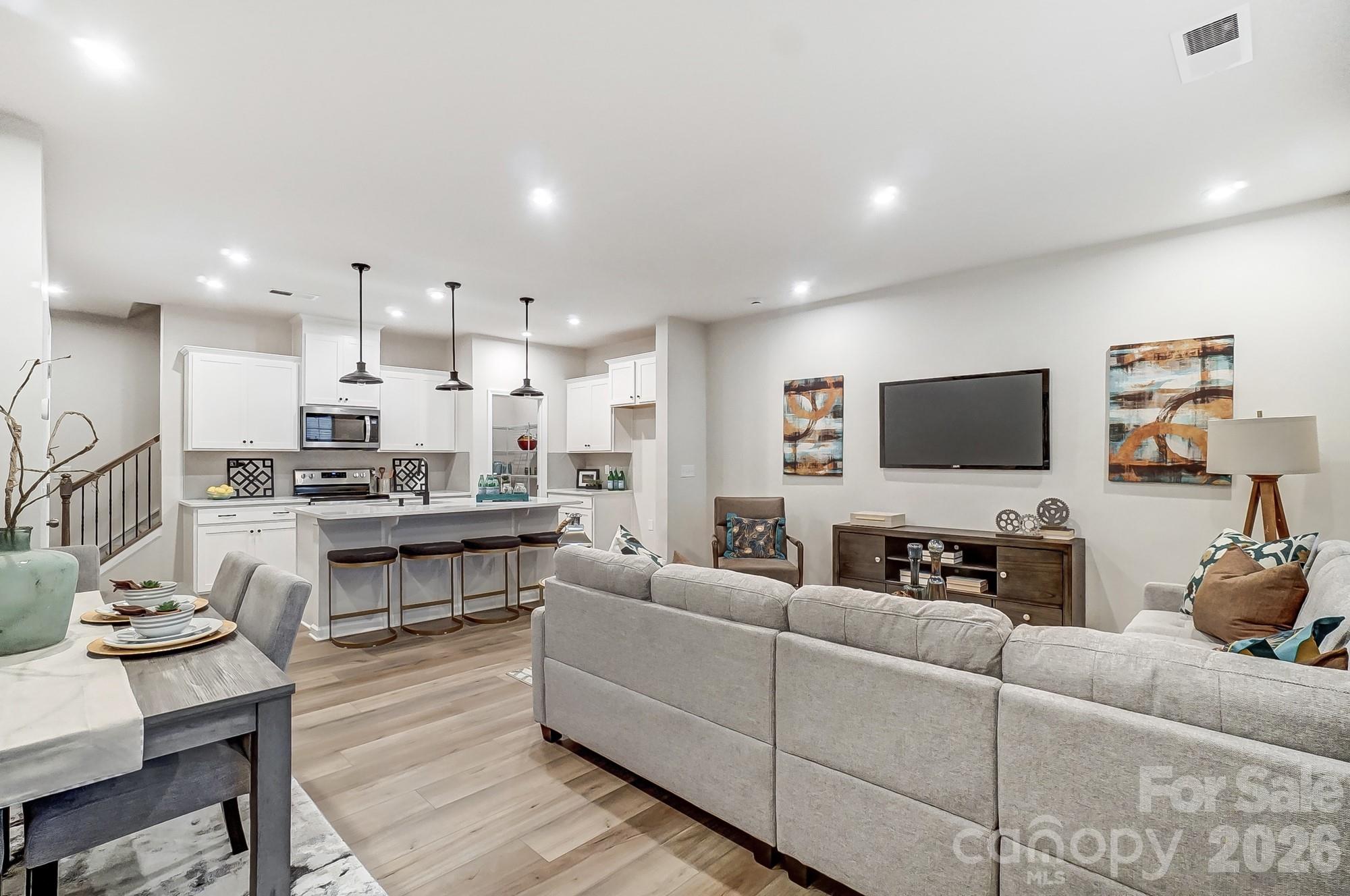 3808 Cheyney Park Dr, Charlotte, NC 28269