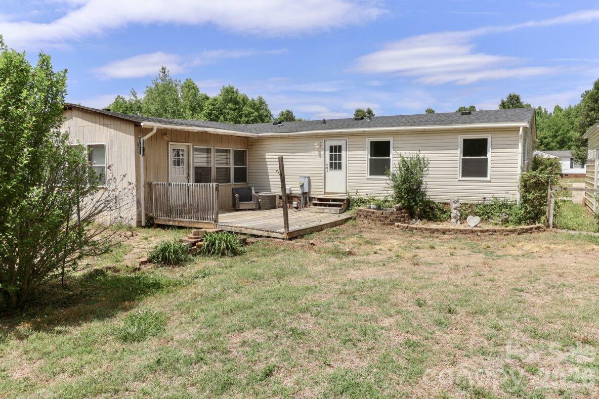 121 Fair Wind Ln, Statesville, NC 28677