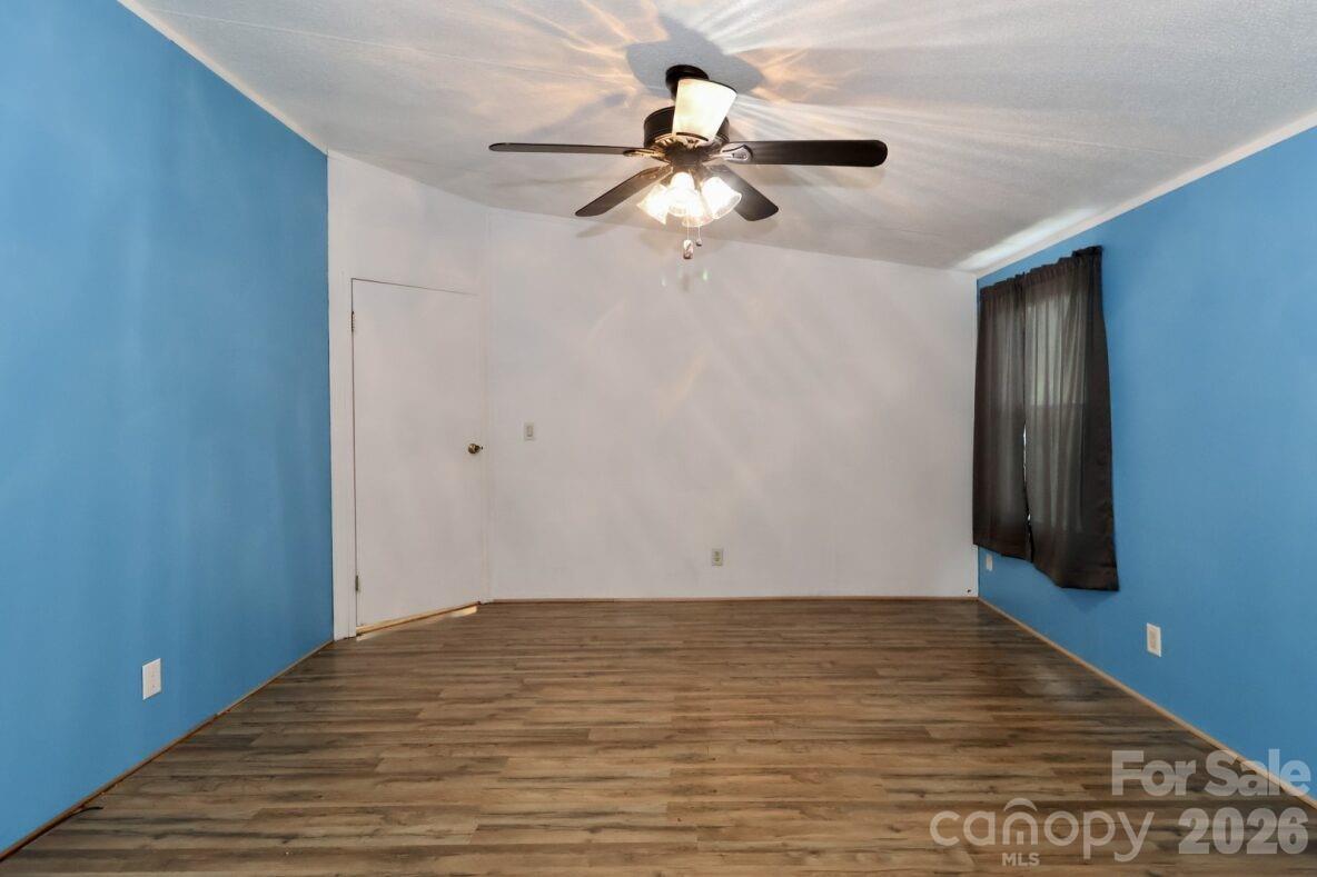 121 Fair Wind Ln, Statesville, NC 28677