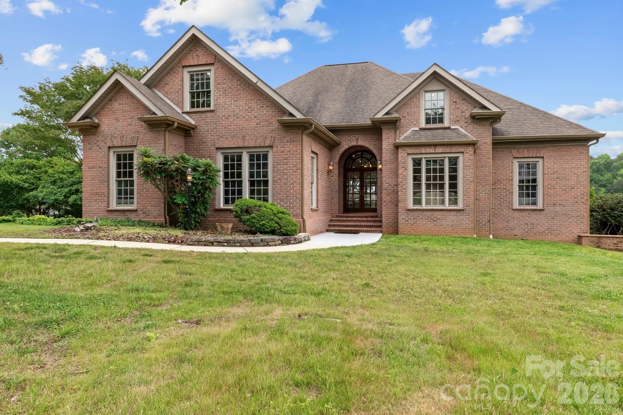 221 Windemere Isle Rd, Statesville, NC 28677