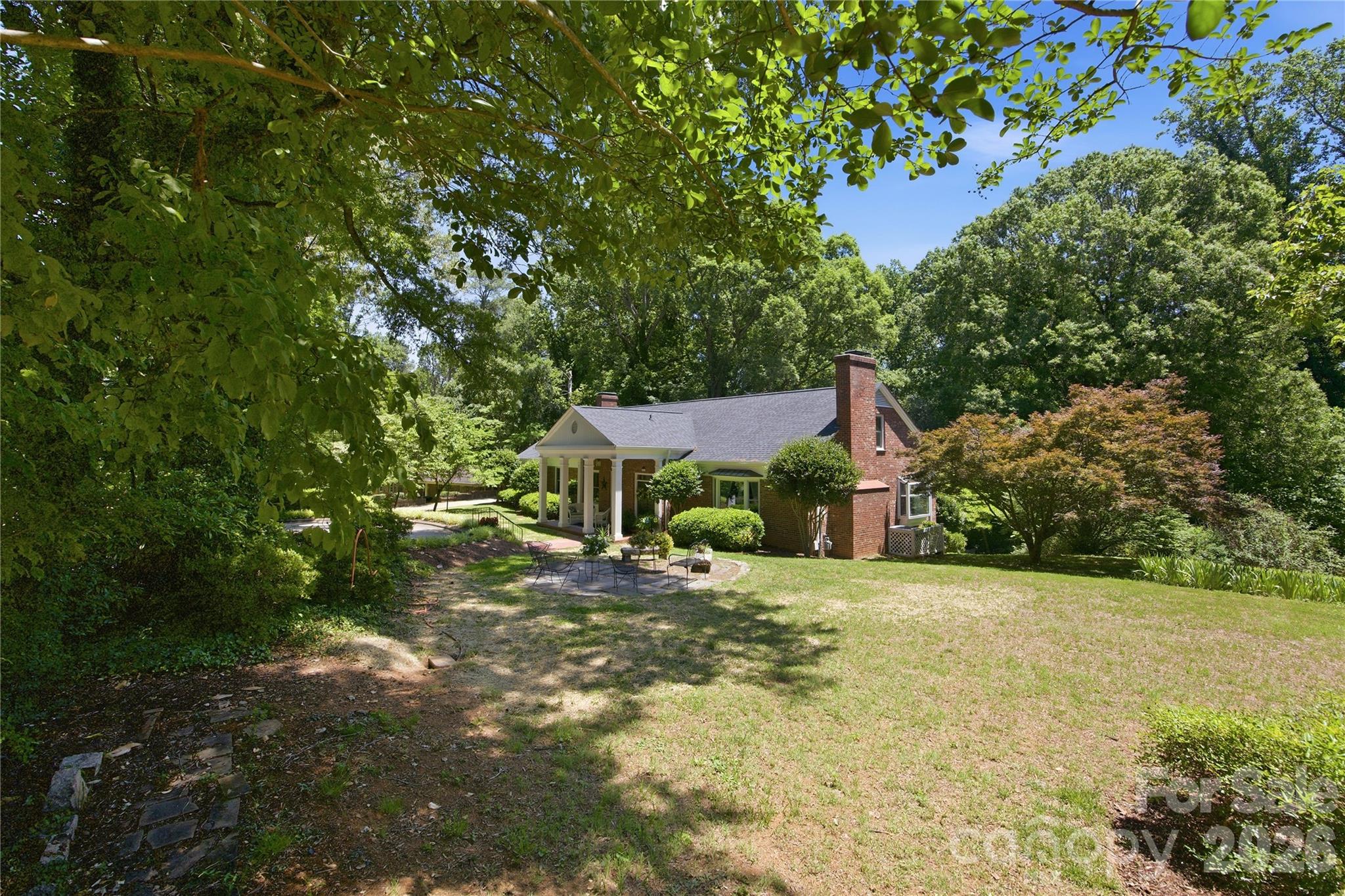 455 Heathcote Dr, Statesville, NC 28677