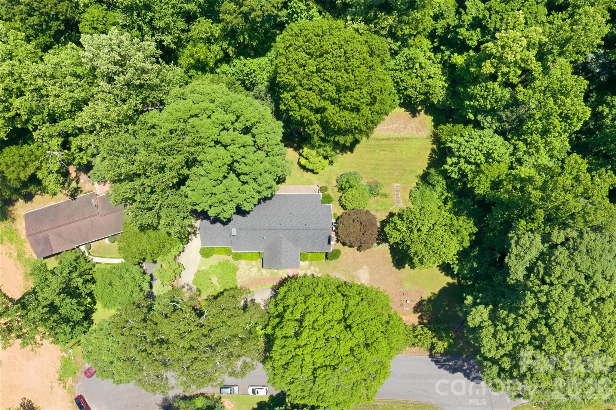 455 Heathcote Dr, Statesville, NC 28677