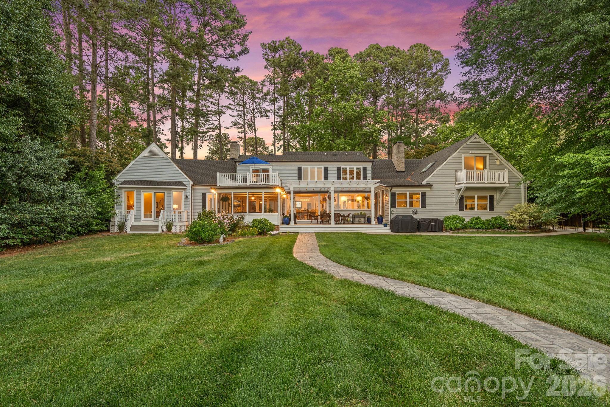 107 Beachview Dr, Mooresville, NC 28117