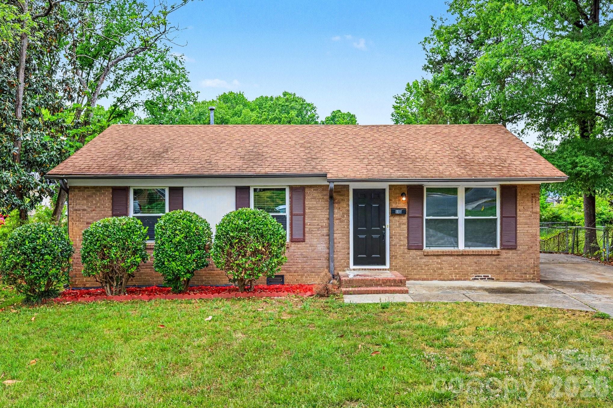 603 Dobson Dr, Charlotte, NC 28213