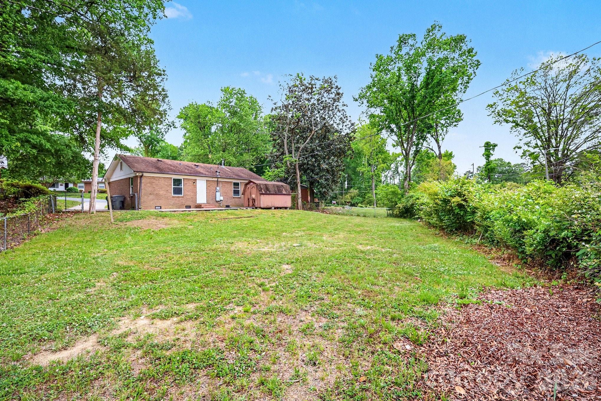 603 Dobson Dr, Charlotte, NC 28213