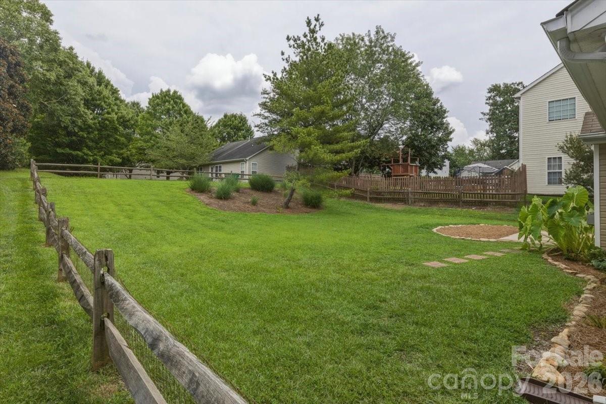 6111 Gatesville Ln, Charlotte, NC 28270