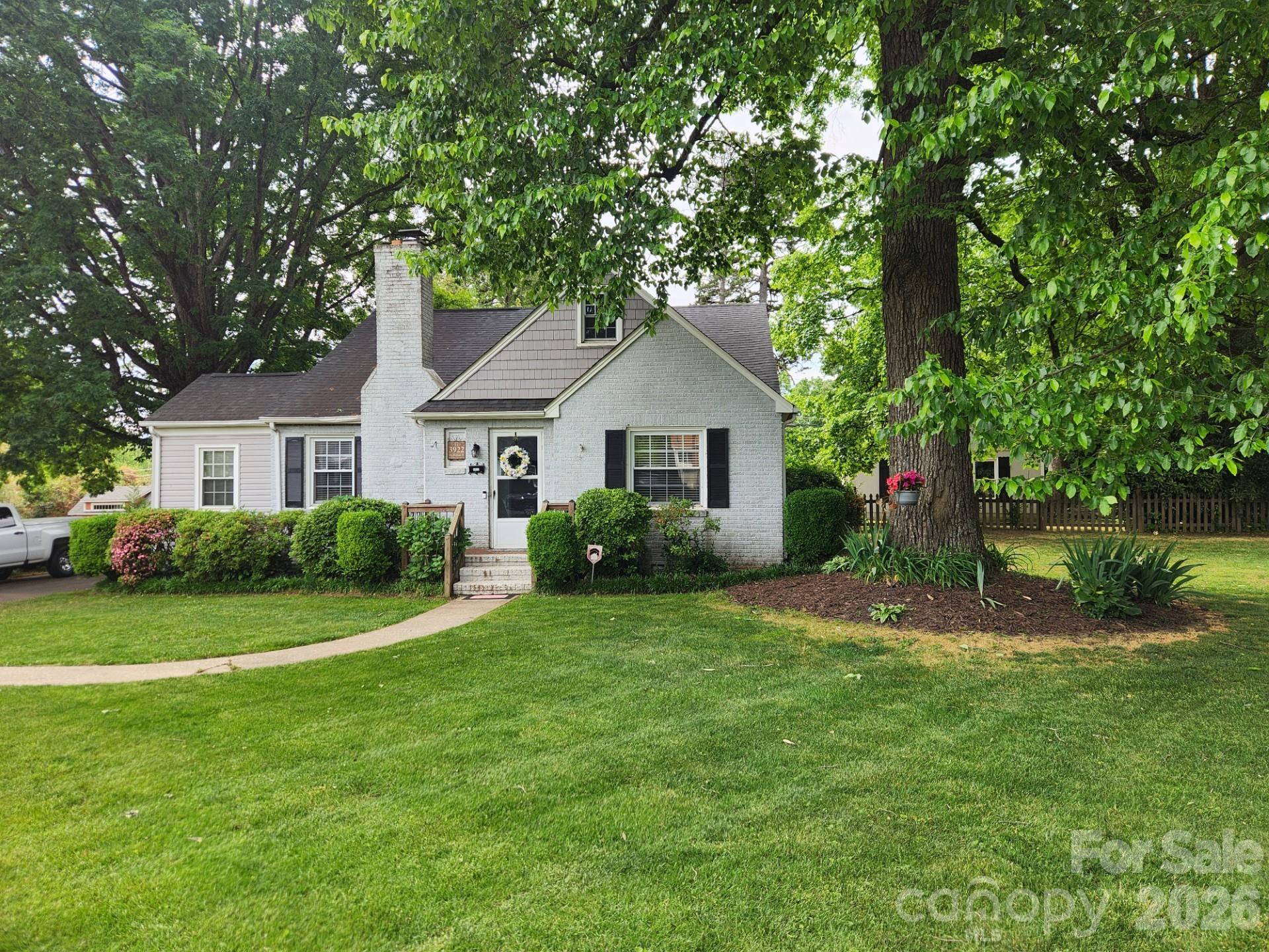 3922 Mcmillan St, Charlotte, NC 28205